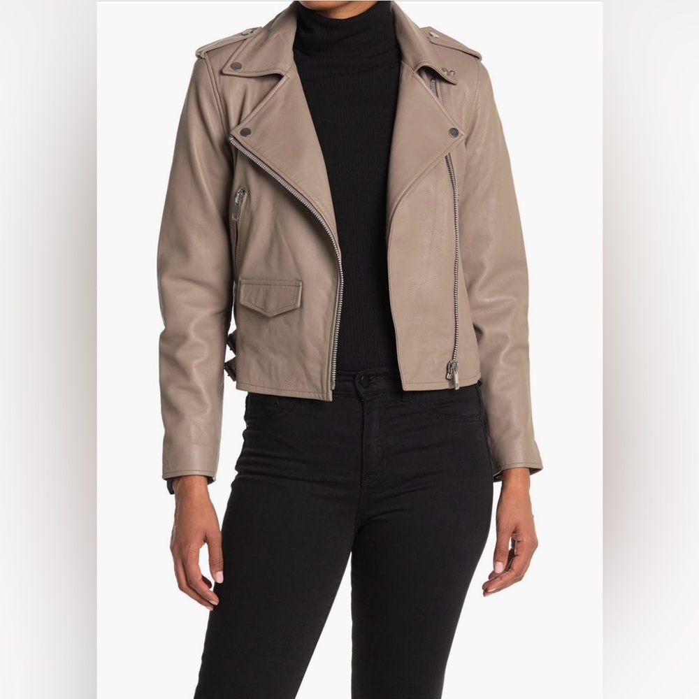 Walter Baker Liz Leather Crop Moto
Jacket/Color Sand/Size M (runs small)